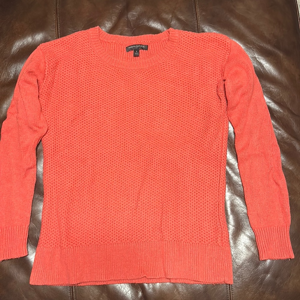 Coral knit Spring color sweater, size small